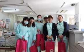 美丽心灵新年心愿礼物第八年走进上海市儿童医院，关爱白血病孩子和ICU小朋友